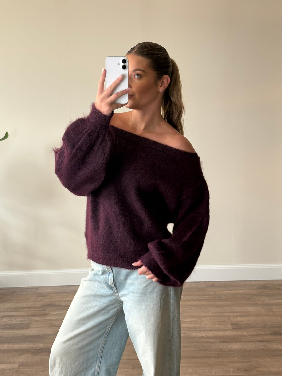 Kelly sweater cherry