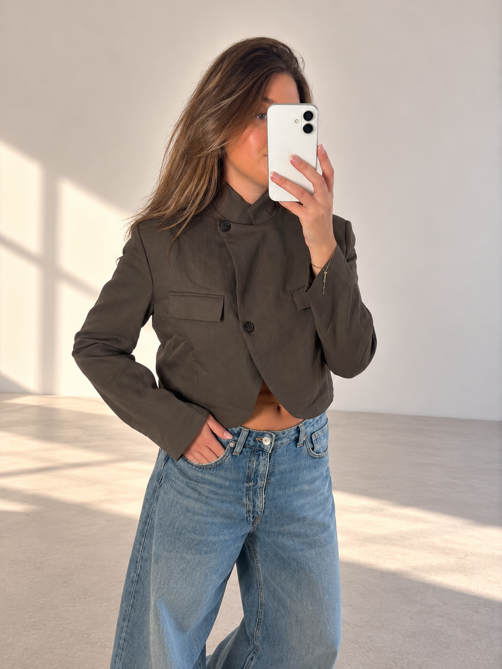 Cropped brown blazer
